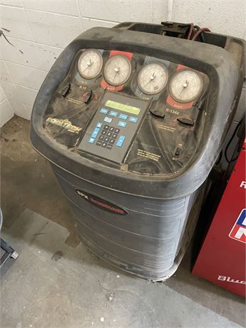 Lot 7392 - Robinair Automotive AC Refrigerant Recovery and Recharging Station